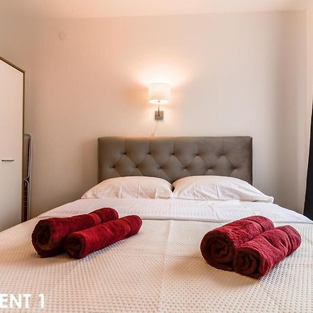 Maestral Apartments Vrsar Bagian luar foto