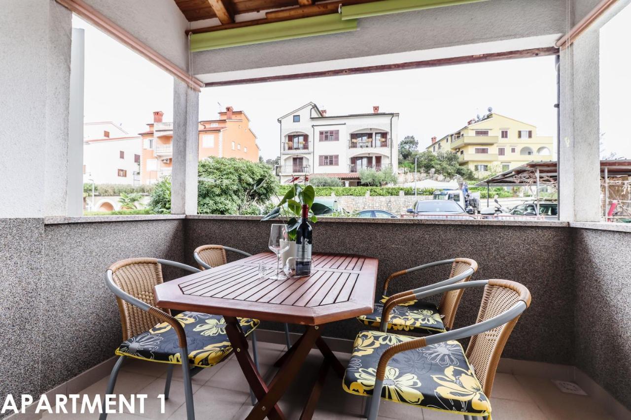 Maestral Apartments Vrsar Bagian luar foto