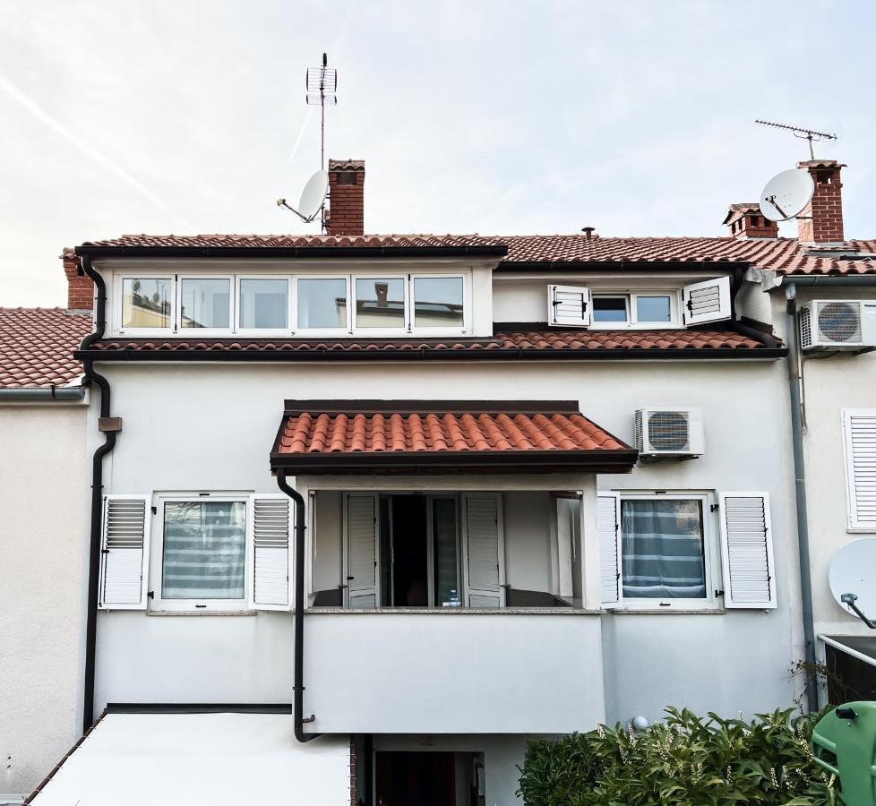 Maestral Apartments Vrsar Bagian luar foto